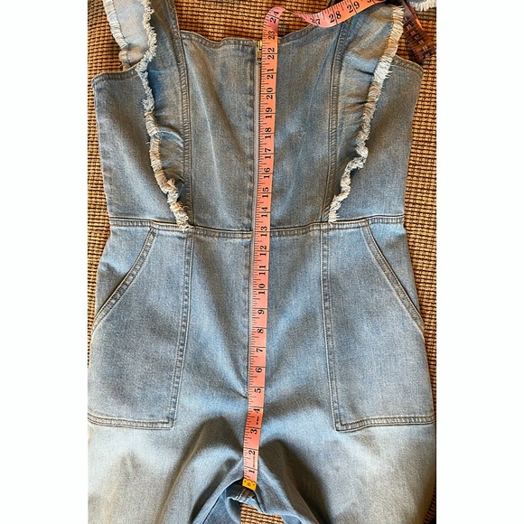 Alice + Olivia Gorgeous Wide Leg Open Back Denim Jeans Jumpsuit - Picture 11 of 16